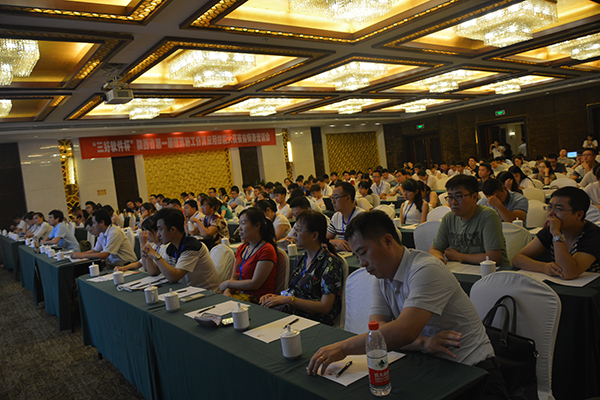 岳的大肥臀让我进