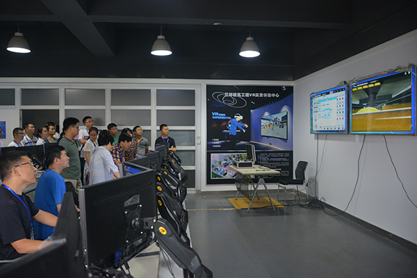 岳的大肥臀让我进