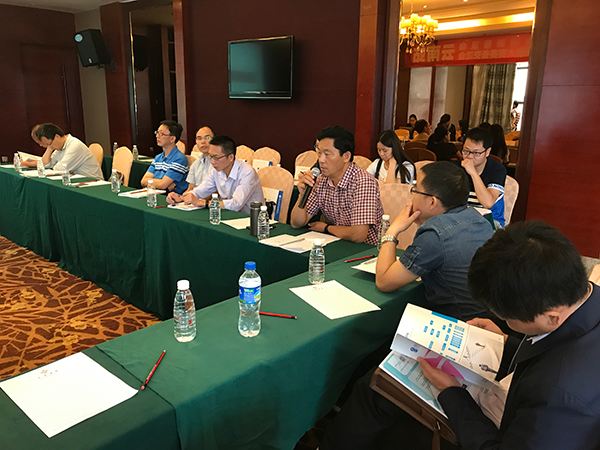 岳的大肥臀让我进