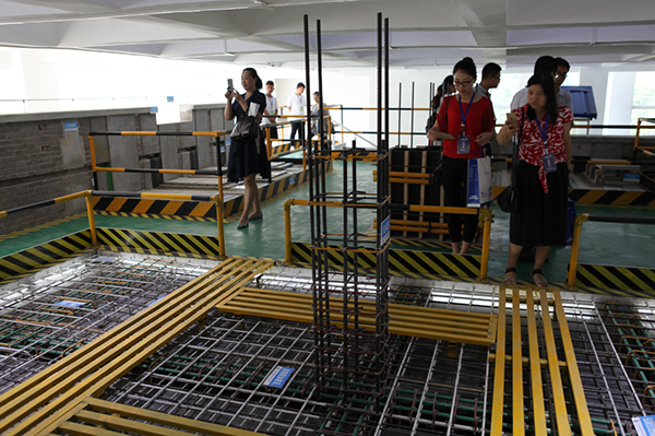 岳的大肥臀让我进