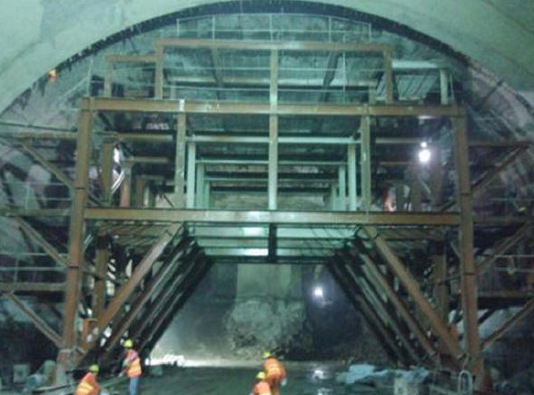 岳的大肥臀让我进