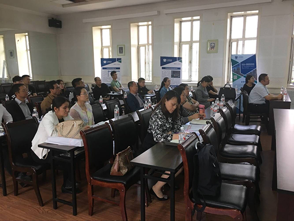 岳的大肥臀让我进