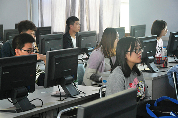 岳的大肥臀让我进