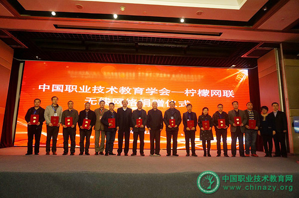 岳的大肥臀让我进