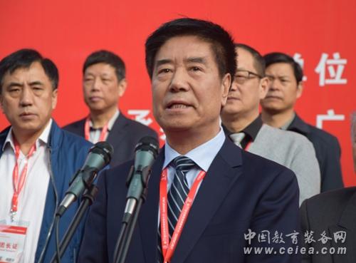 岳的大肥臀让我进