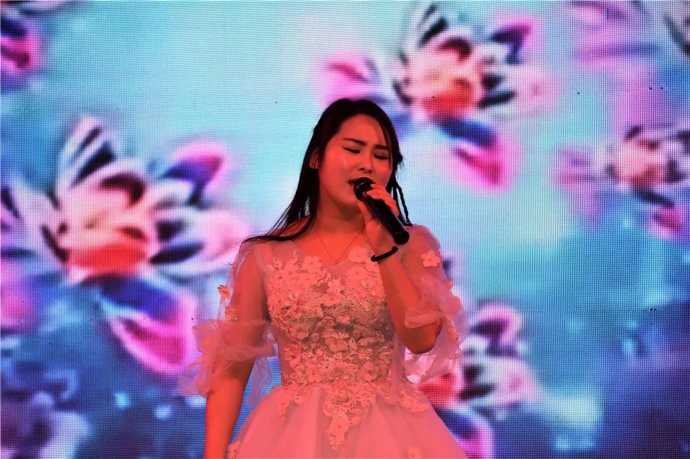 岳的大肥臀让我进