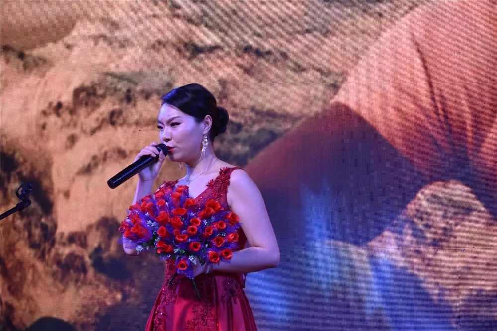 岳的大肥臀让我进