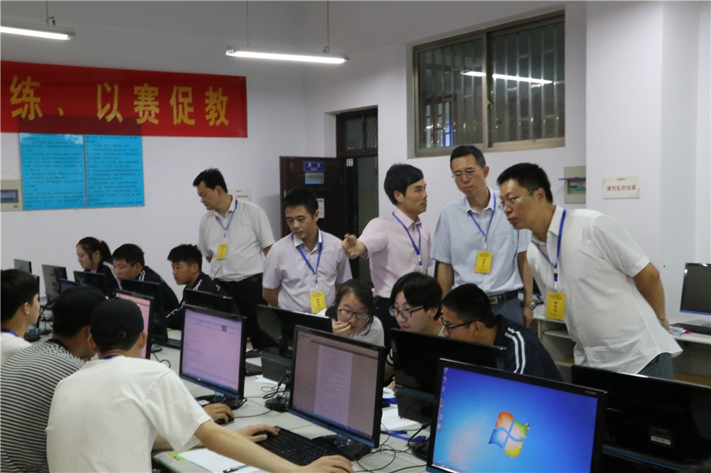 岳的大肥臀让我进