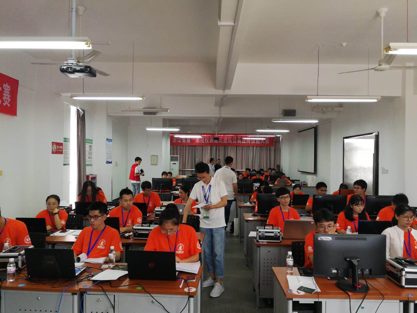 岳的大肥臀让我进