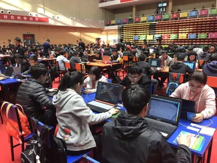 岳的大肥臀让我进