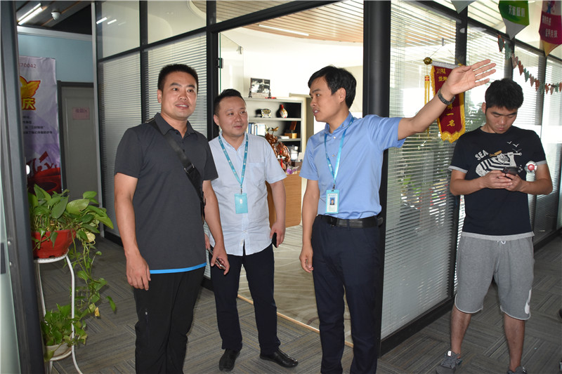 岳的大肥臀让我进