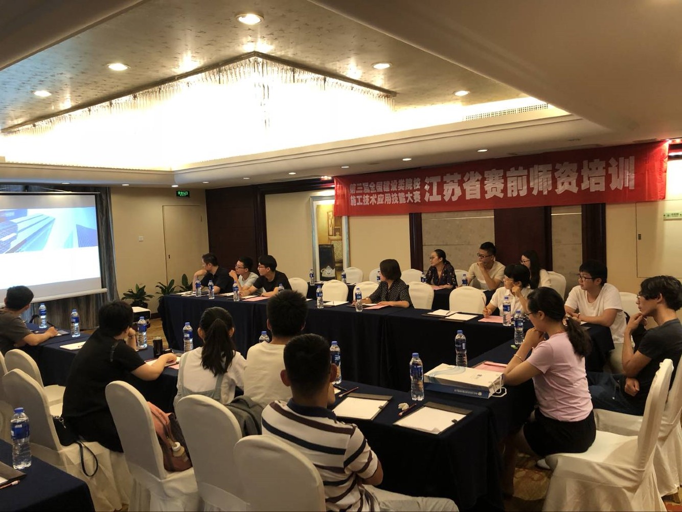 岳的大肥臀让我进