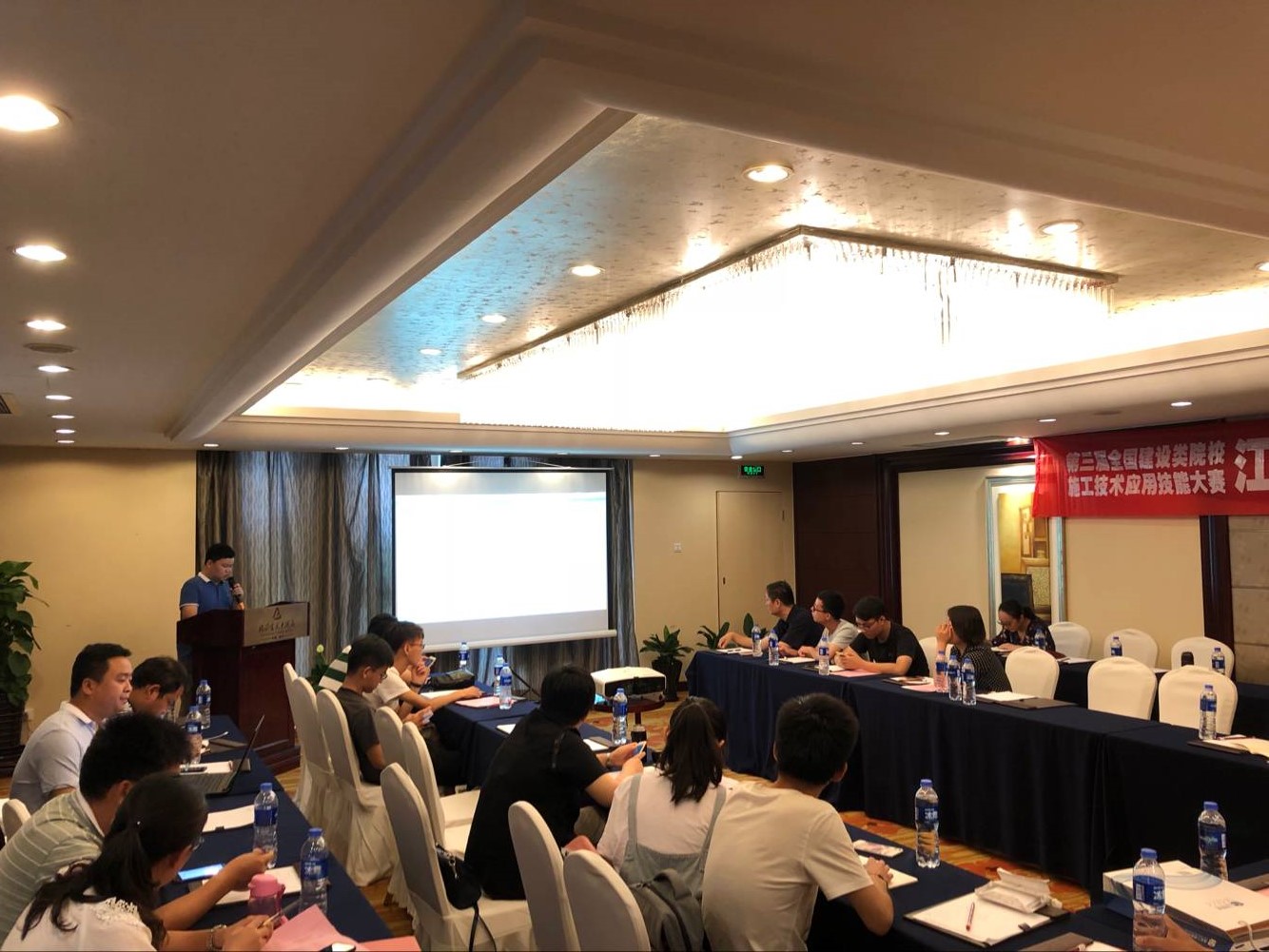 岳的大肥臀让我进