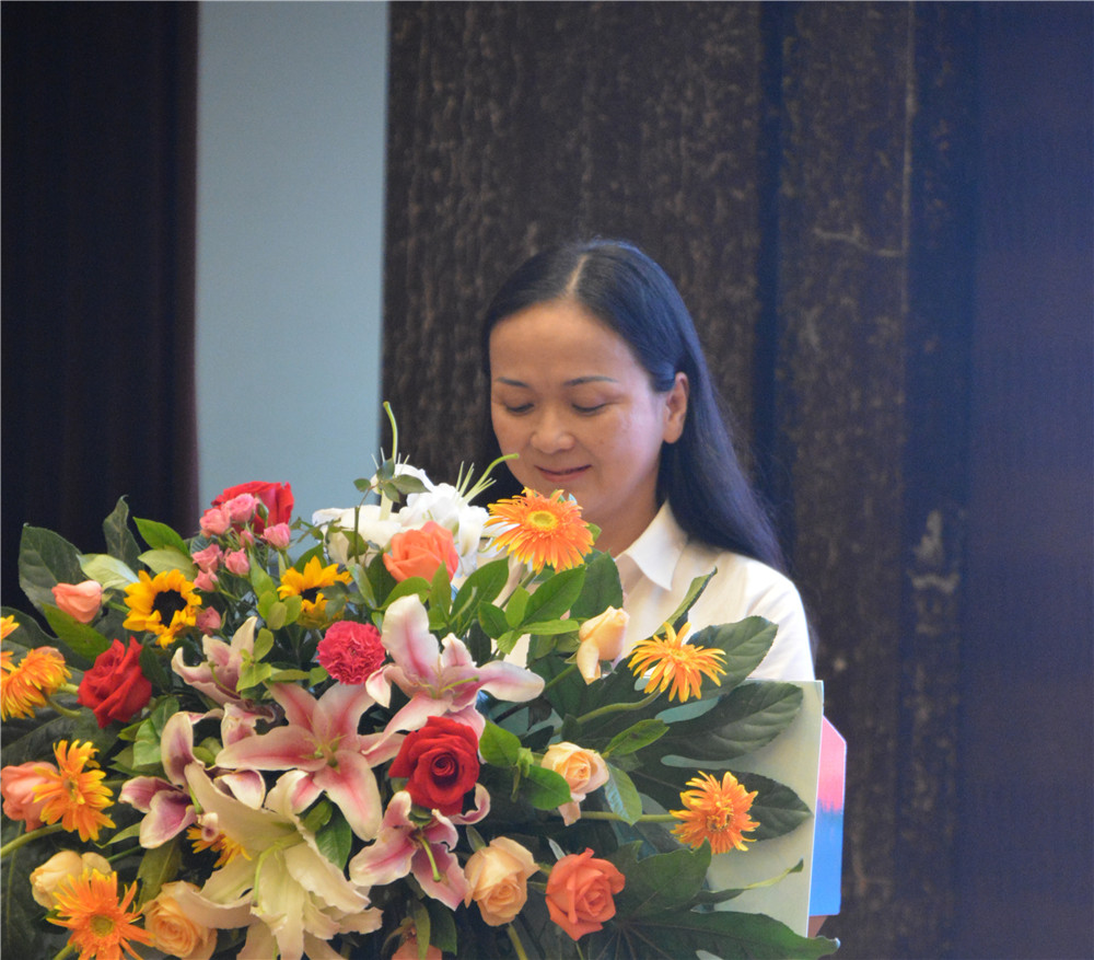 岳的大肥臀让我进