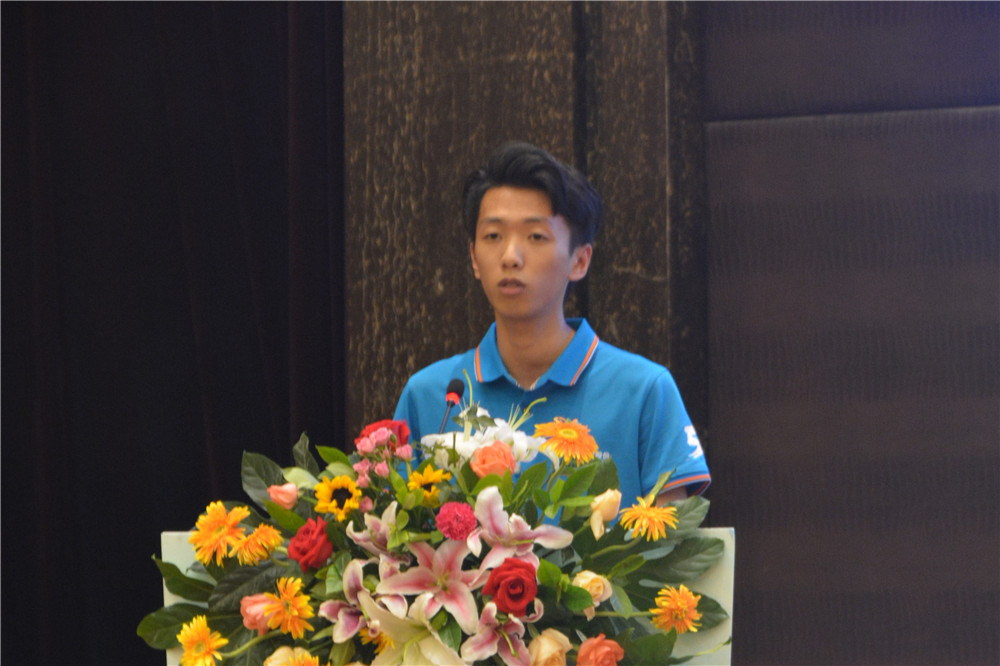 岳的大肥臀让我进