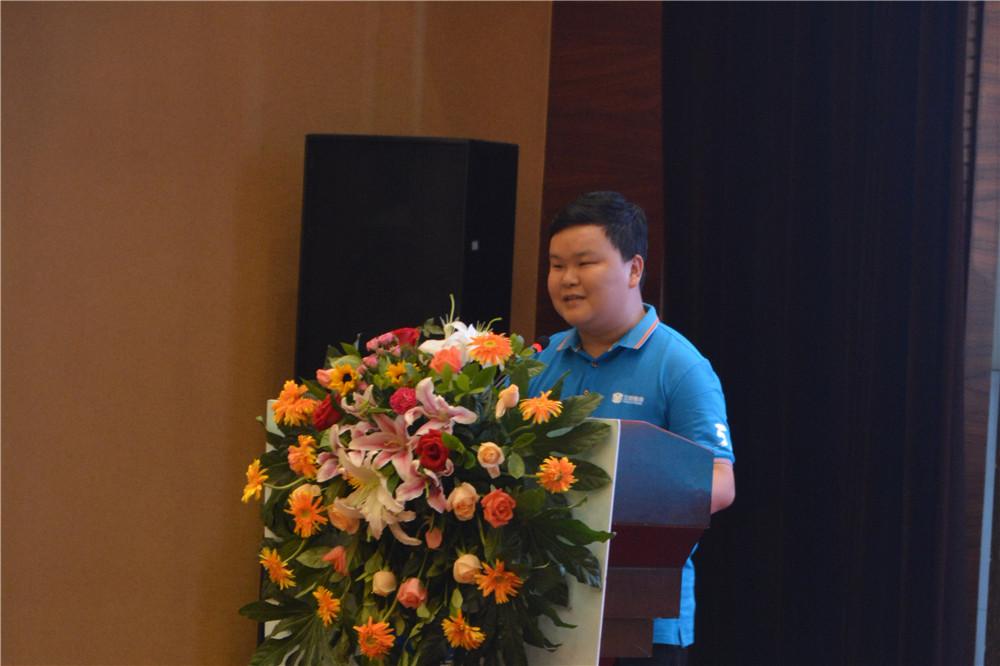 岳的大肥臀让我进