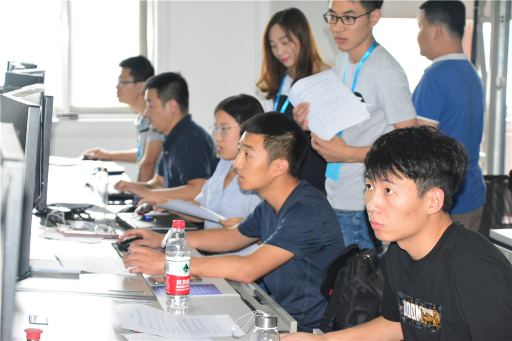 岳的大肥臀让我进