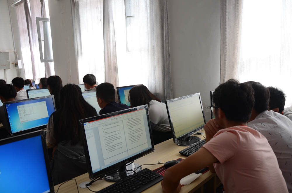 岳的大肥臀让我进