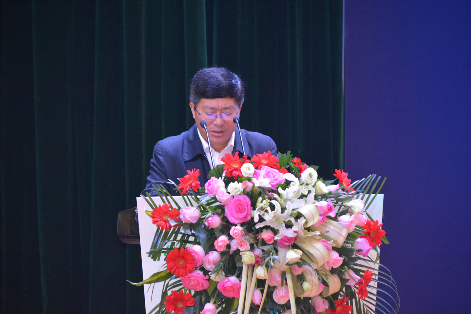 岳的大肥臀让我进