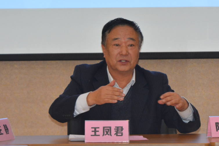 岳的大肥臀让我进