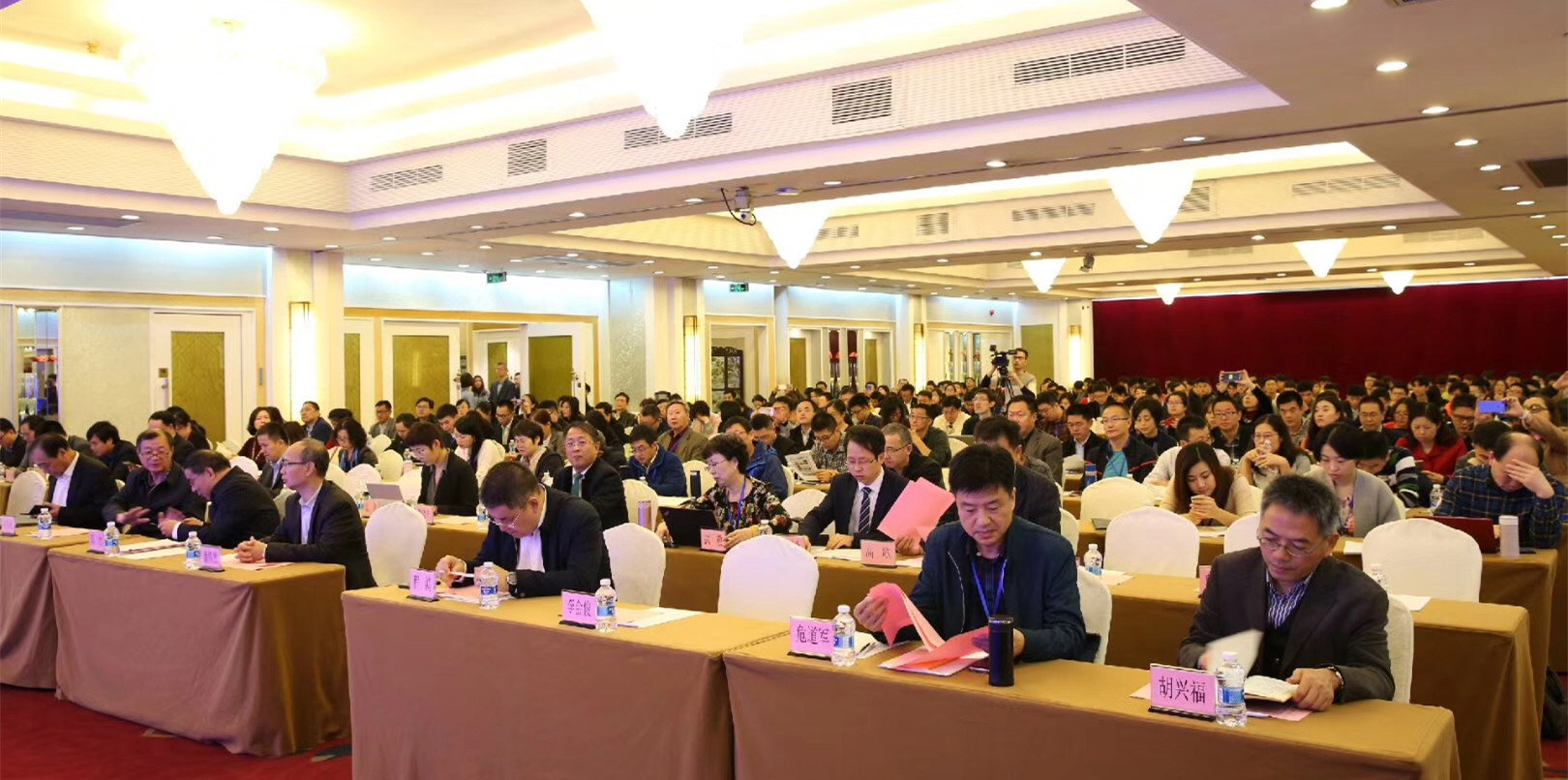 岳的大肥臀让我进