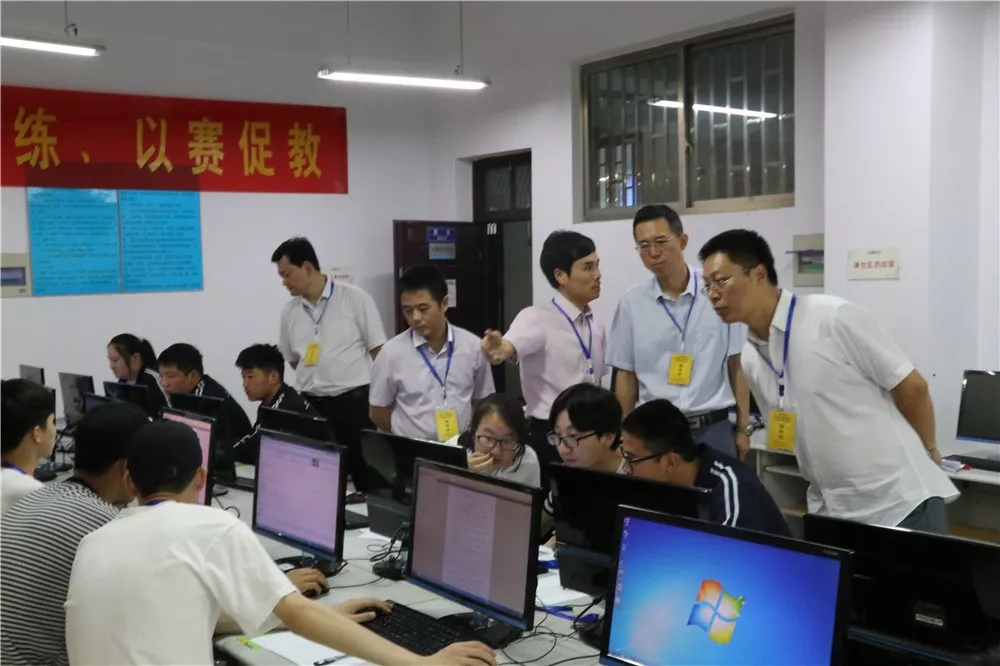 岳的大肥臀让我进