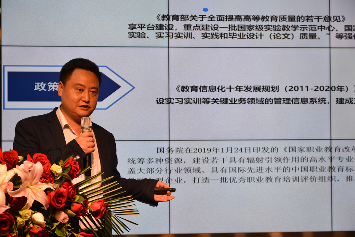 岳的大肥臀让我进