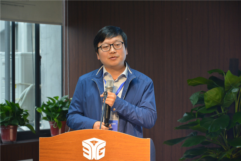 岳的大肥臀让我进