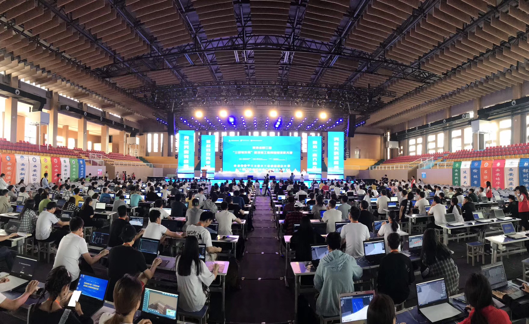 岳的大肥臀让我进