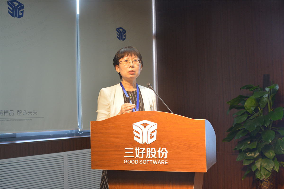 岳的大肥臀让我进