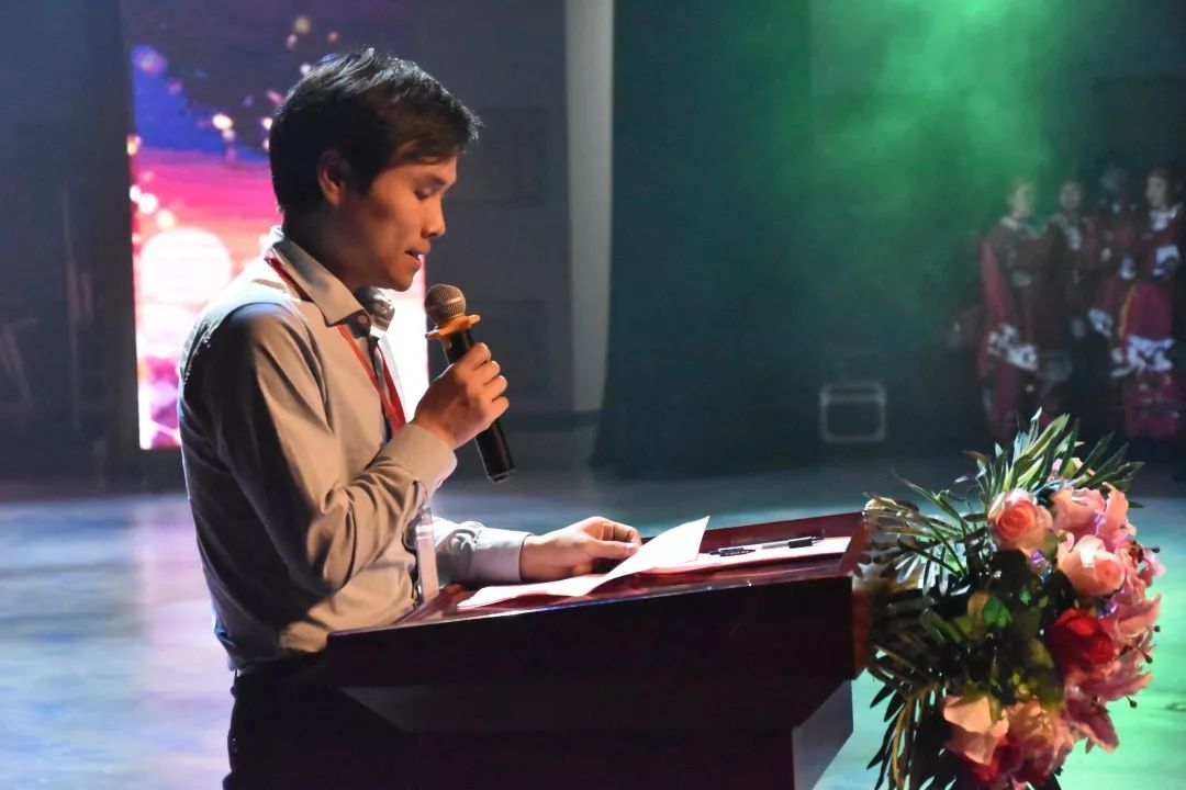 岳的大肥臀让我进