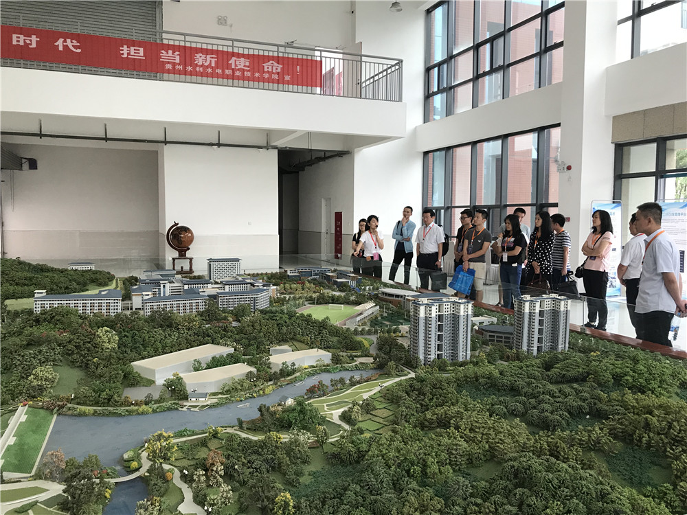 岳的大肥臀让我进