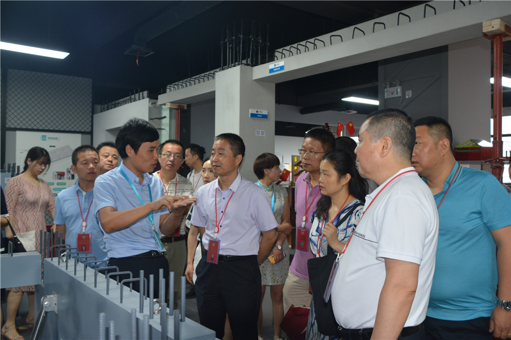 岳的大肥臀让我进