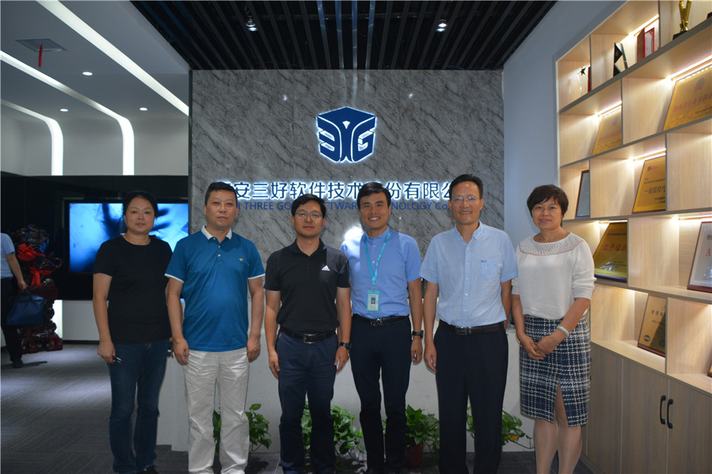 岳的大肥臀让我进