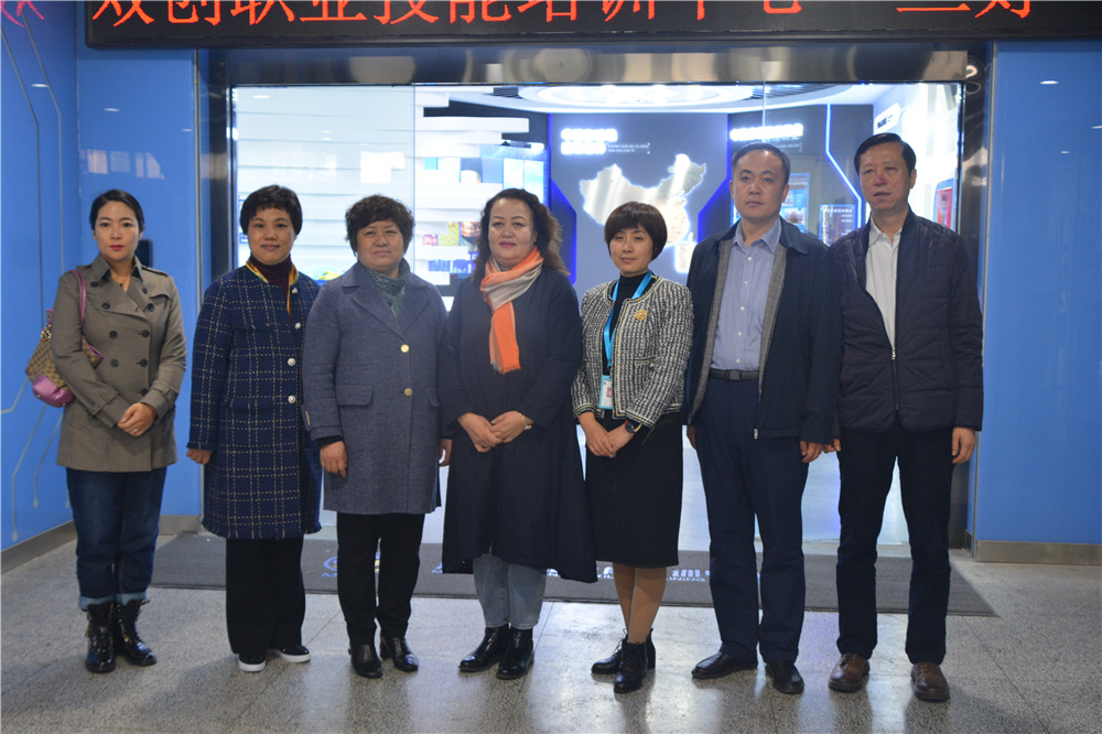 岳的大肥臀让我进