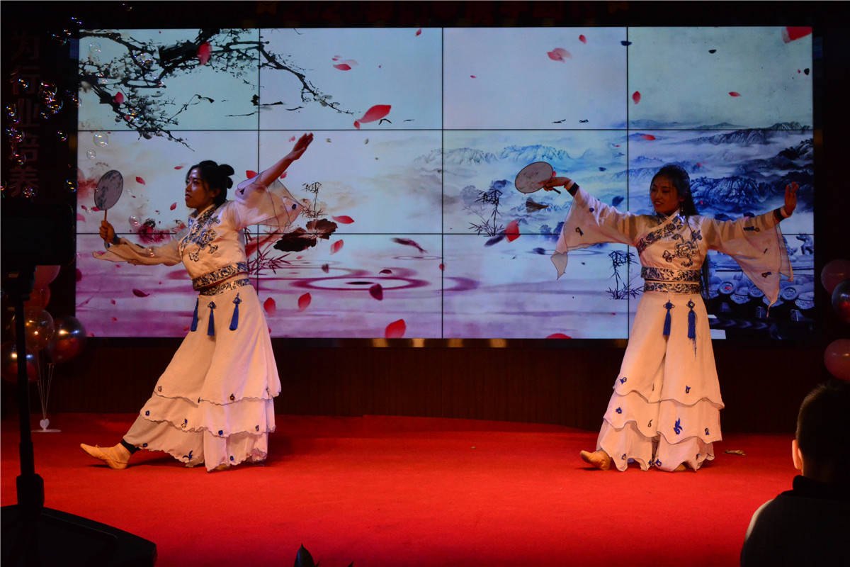 岳的大肥臀让我进