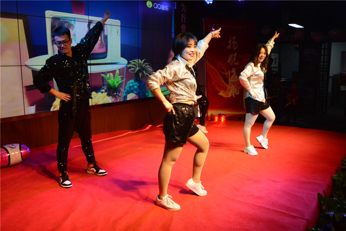 岳的大肥臀让我进