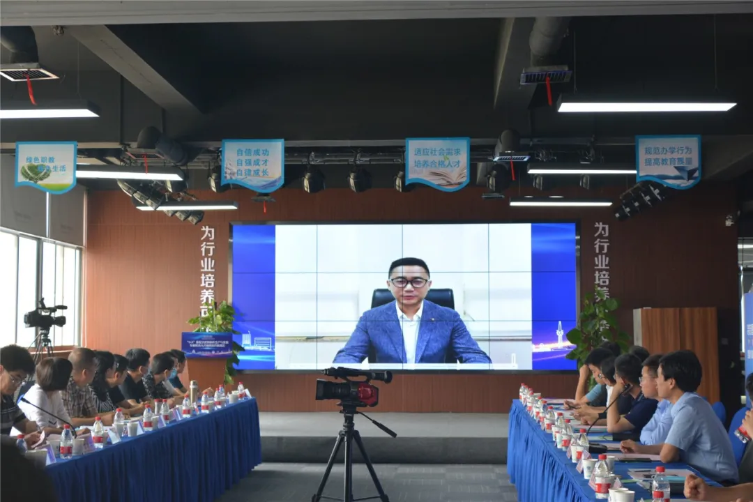 岳的大肥臀让我进