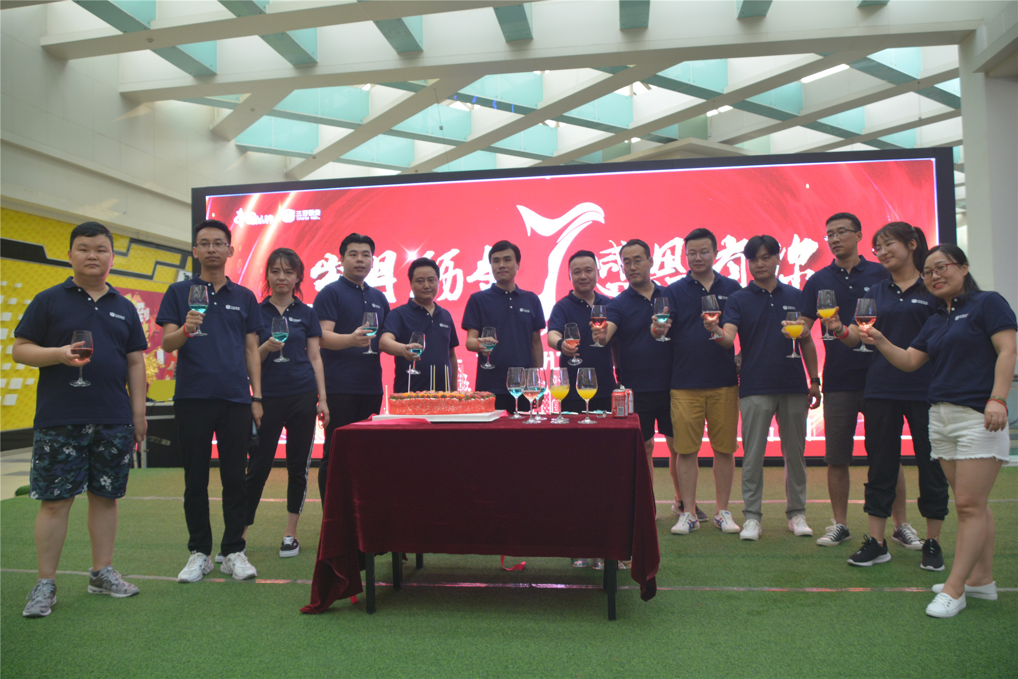 岳的大肥臀让我进