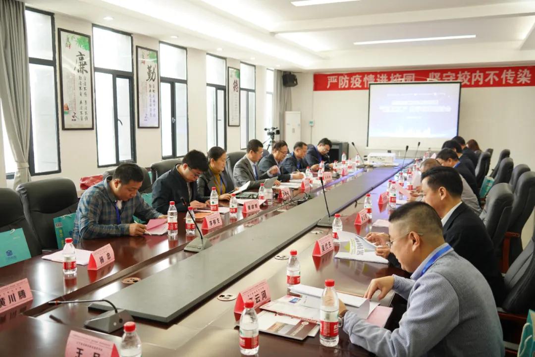 岳的大肥臀让我进