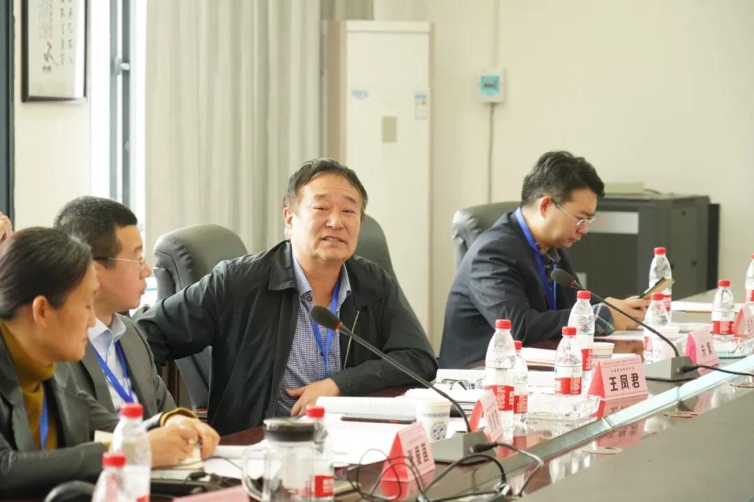 岳的大肥臀让我进