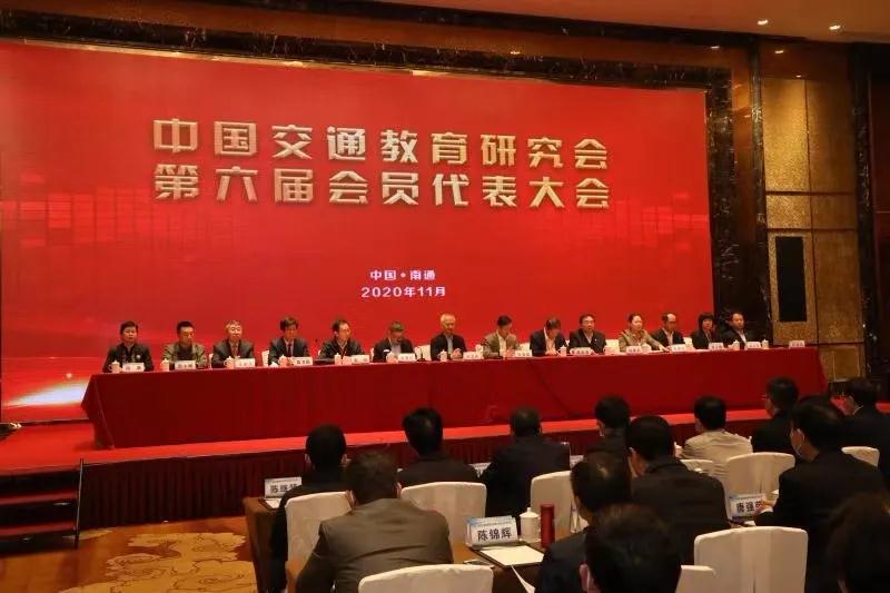 岳的大肥臀让我进