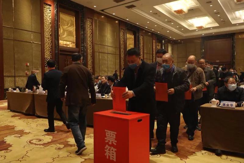 岳的大肥臀让我进