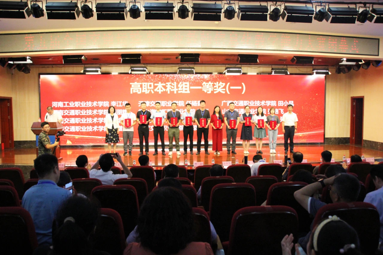 岳的大肥臀让我进