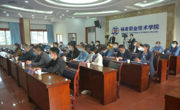 岳的大肥臀让我进