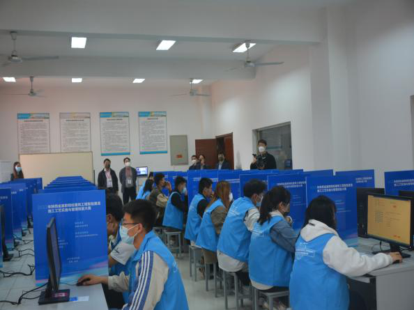 岳的大肥臀让我进