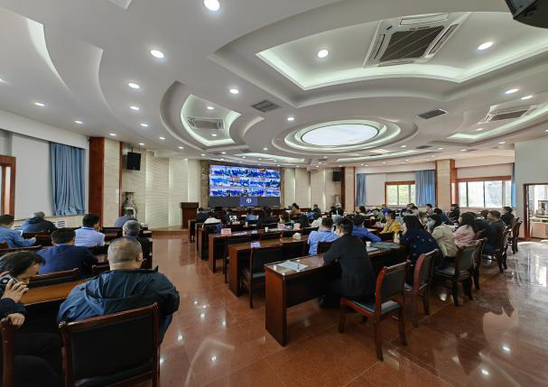 岳的大肥臀让我进