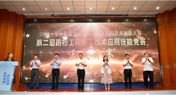 岳的大肥臀让我进