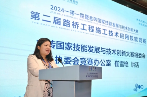 岳的大肥臀让我进