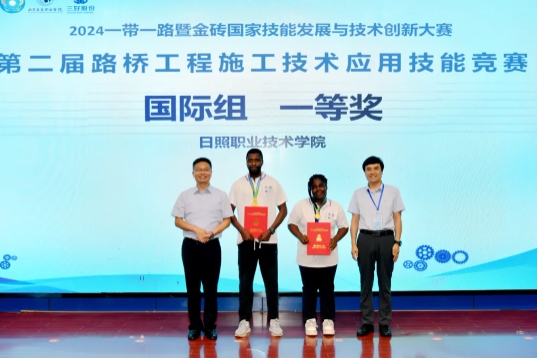 岳的大肥臀让我进